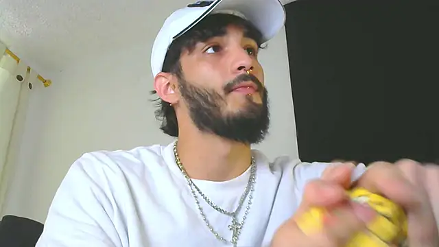 LovexJuxn8 online show from February 2026 07:32:02 PM