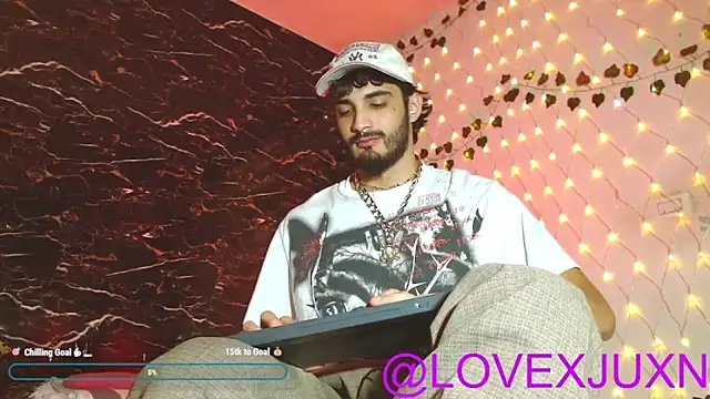 Snapshot of LovexJuxn8 chatting on May 2026 01:24:01 AM LovexJuxn8 online show from May 2026 01:24:01 AM