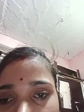 Deepjakolirr online show from May 2026 06:09:01 PM