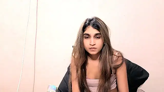 Snapshot of Amber_Rose06 chatting on April 2026 05:18:02 AM Amber Rose06 online show from April 2026 05:18:02 AM