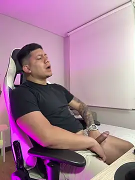  robertobaggioo online show from February 2026 12:34:01 PM