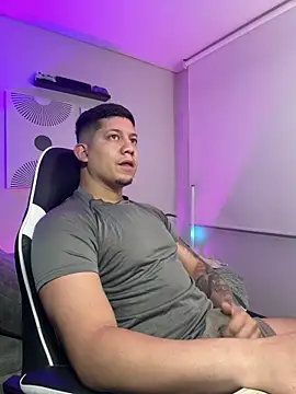  robertobaggioo online show from April 2026 12:28:01 PM