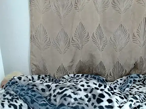 Snapshot of BootyCaramelxx chatting on February 2026 01:46:01 AM BootyCaramelxx online show from February 2026 01:46:01 AM