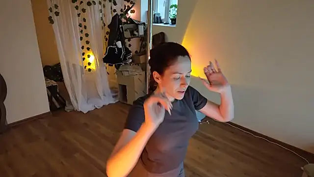 Kamila Moore  online show from March 2026 02:54:02 PM