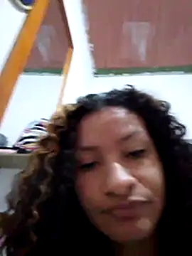 Snapshot of mailyn_gold chatting on April 2026 01:30:01 AM mailyn gold online show from April 2026 01:30:01 AM