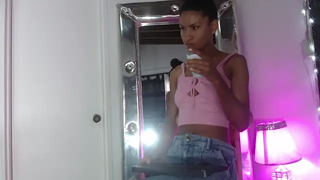 Snapshot of mailyn_gold chatting on April 2026 11:58:02 AM mailyn gold online show from April 2026 11:58:02 AM
