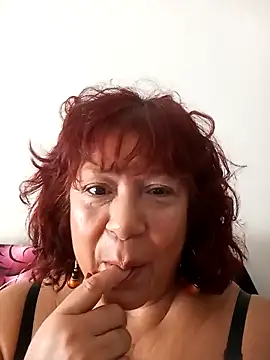 Snapshot of natalialuxee chatting on February 2026 02:15:01 PM natalialuxee online show from February 2026 02:15:01 PM