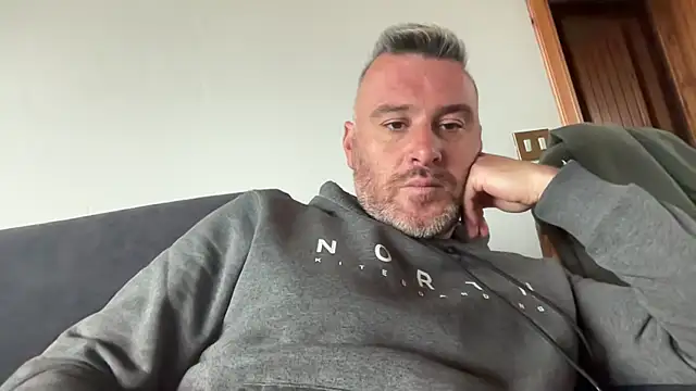 marcovik1 online show from March 2026 12:33:01 PM