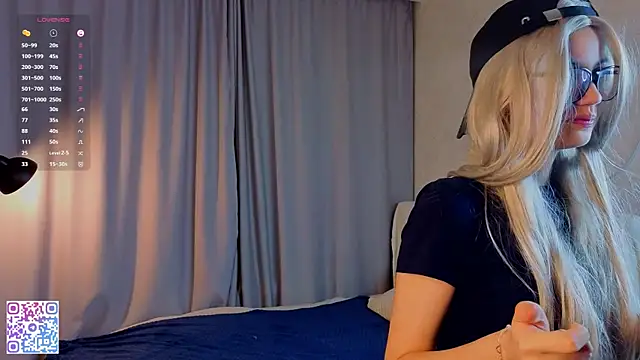 BeatrisRosel online show from April 2026 06:19:01 PM