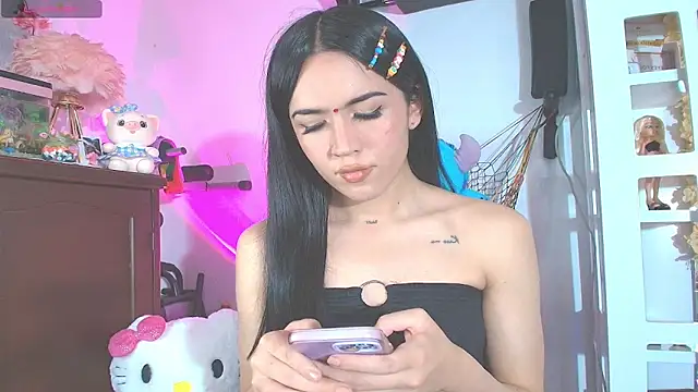 Yiyii online show from March 2026 08:01:01 PM