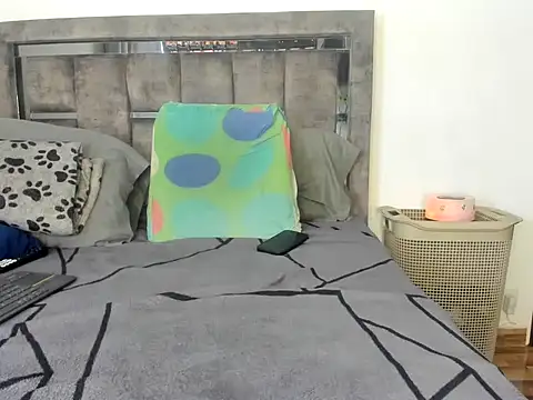 Master Ruthless77 online show from February 2026 06:57:01 PM