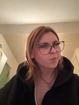 Milli-Kiss online show from April 2026 07:04:02 PM