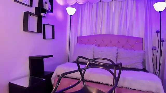 Aurora Ellis  online show from March 2026 12:45:01 PM