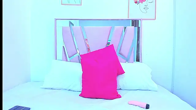 DariaLuca online show from April 2026 11:33:02 AM