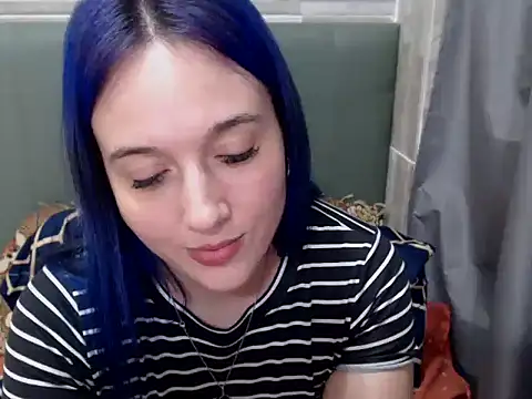Snapshot of AZULFOX69 chatting on April 2026 06:27:01 PM AZULFOX69 online show from April 2026 06:27:01 PM