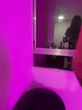 candy deluxe online show from April 2026 04:37:01 AM