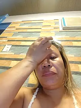 squirtshantal online show from March 2026 10:33:01 PM