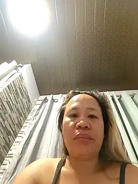 squirtshantal online show from April 2026 07:37:02 PM