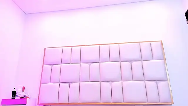 Violetta-foxx online show from March 2026 07:42:01 PM