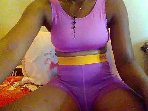 Lunateddy online show from February 2026 07:48:01 PM