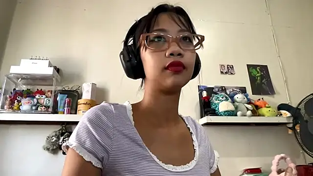 GloryKulikowski online show from February 2026 01:03:01 AM