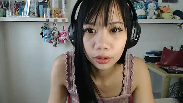 GloryKulikowski online show from March 2026 02:19:01 AM