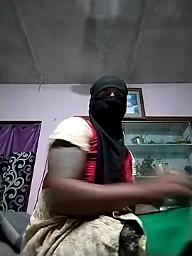 Snapshot of Ladycross chatting on February 2026 05:34:01 PM Ladycross online show from February 2026 05:34:01 PM