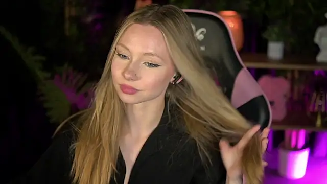 SweetDaisy me online show from February 2026 03:41:02 PM