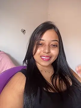 Snapshot of Emmily_hott chatting on June 2026 11:24:02 AM Emmily hott online show from June 2026 11:24:02 AM