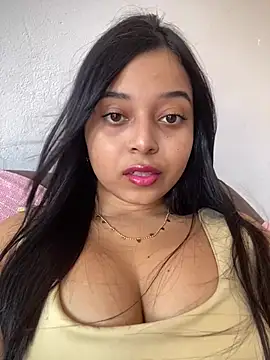 Snapshot of Emmily_hott chatting on June 2026 05:29:02 PM Emmily hott online show from June 2026 05:29:02 PM
