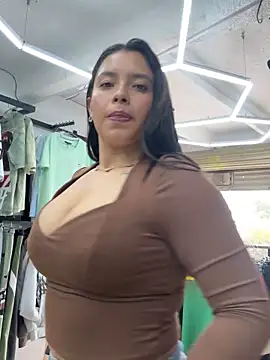 Miss Bella Flame online show from April 2026 05:18:01 PM