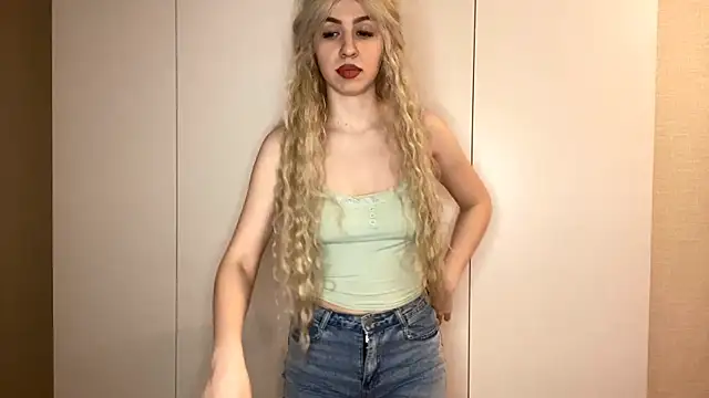 LudieWestre online show from February 2026 05:03:01 PM