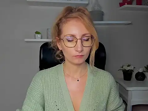 CinderellaMoon online show from March 2026 06:21:01 AM