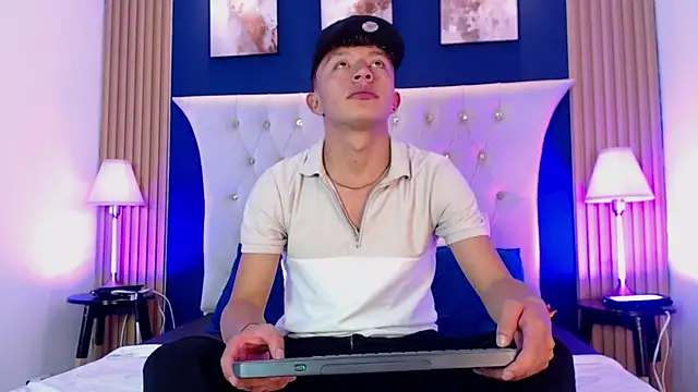 Snapshot of Dark_Nico chatting on February 2026 03:57:02 AM Dark Nico online show from February 2026 03:57:02 AM