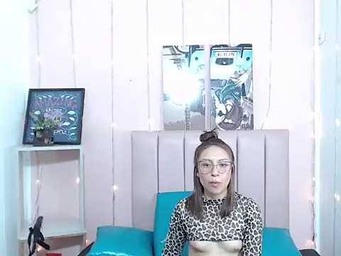 Snapshot of casandraroberthrs707 chatting on February 2026 08:19:02 PM casandraroberthrs707 online show from February 2026 08:19:02 PM