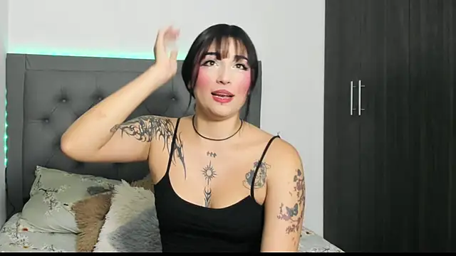 ImEmily   online show from April 2026 12:33:01 AM