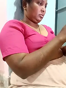 tamilkaviya431 online show from February 2026 09:49:01 PM