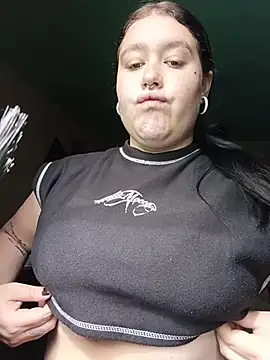 Snapshot of Freckless_ chatting on July 2026 03:10:02 PM Freckless online show from July 2026 03:10:02 PM