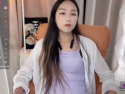 Snapshot of Lydia-668 chatting on February 2026 01:40:01 PM Lydia-668 online show from February 2026 01:40:01 PM