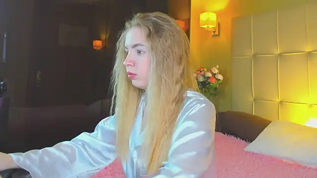 Linda  Bloom online show from April 2026 01:03:01 AM