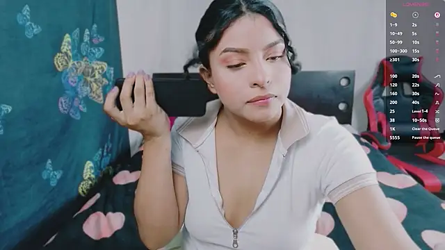 Snapshot of Luuu19 chatting on July 2026 10:44:02 PM Luuu19 online show from July 2026 10:44:02 PM