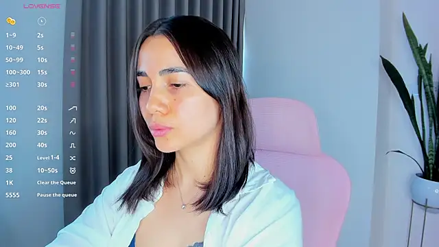 Snapshot of sara_ospina22 chatting on April 2026 12:44:02 PM sara ospina22 online show from April 2026 12:44:02 PM