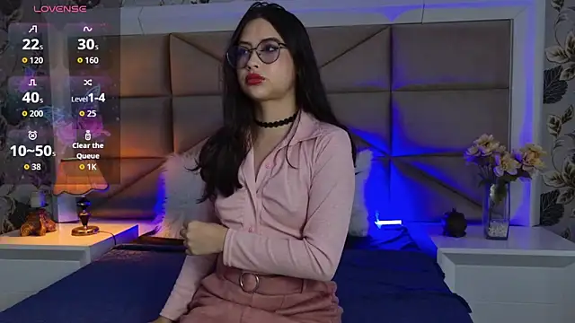 Snapshot of LilyClarck chatting on May 2026 08:04:02 PM LilyClarck online show from May 2026 08:04:02 PM