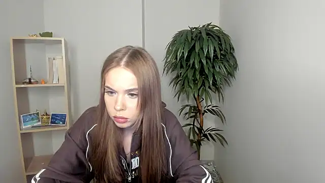 TishShazier online show from February 2026 09:50:01 AM