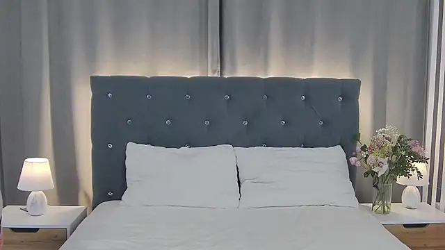 Snapshot of VikkyVonn chatting on February 2026 12:23:01 PM VikkyVonn online show from February 2026 12:23:01 PM