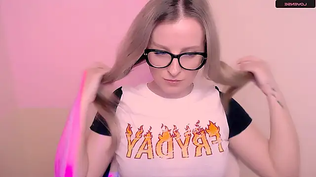 AnnePeach online show from April 2026 06:13:02 PM