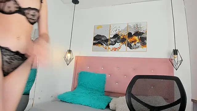 kiara  white1 online show from February 2026 10:06:02 PM