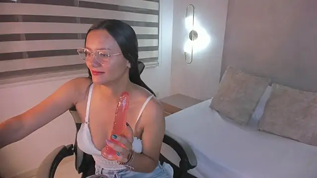 Snapshot of jade_callen chatting on May 2026 11:40:01 AM jade callen online show from May 2026 11:40:01 AM