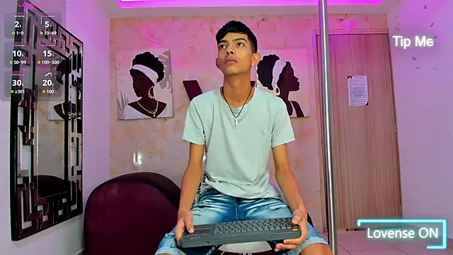 Snapshot of KITTY_BOSH chatting on February 2026 01:23:01 PM KITTY BOSH online show from February 2026 01:23:01 PM