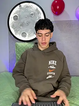 Lucian-greyy online show from February 2026 07:27:01 AM